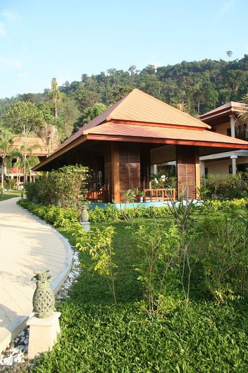 Khaolak Bayfront Resort Takuapa Esterno foto