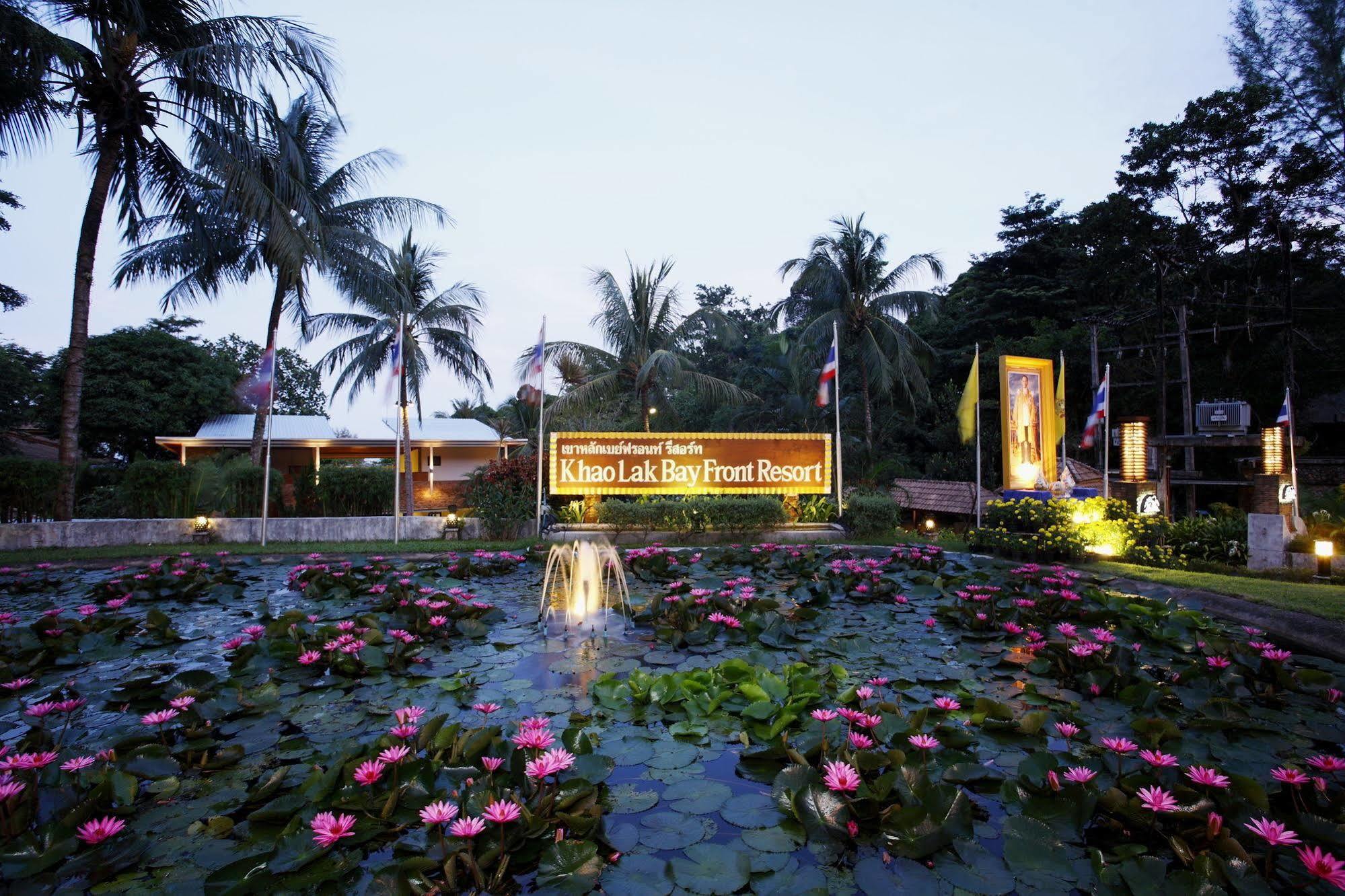 Khaolak Bayfront Resort Takuapa Esterno foto